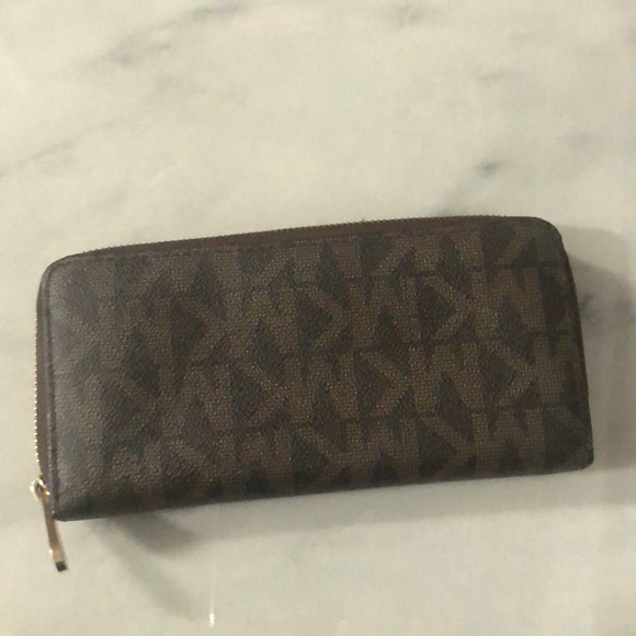 MK tote and wallet combo - Picture 6 of 7